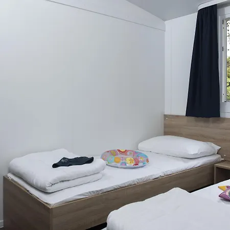 منتزه العطل Mobile Homes Camp Pineta - Adriatic Kampovi فاجانا