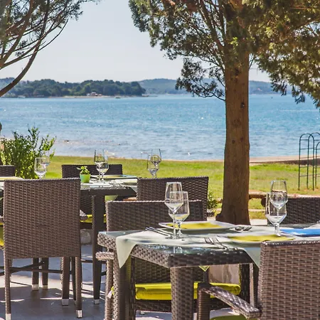 Prázdninový areál Mobile Homes Camp Pineta - Adriatic Kampovi 3*